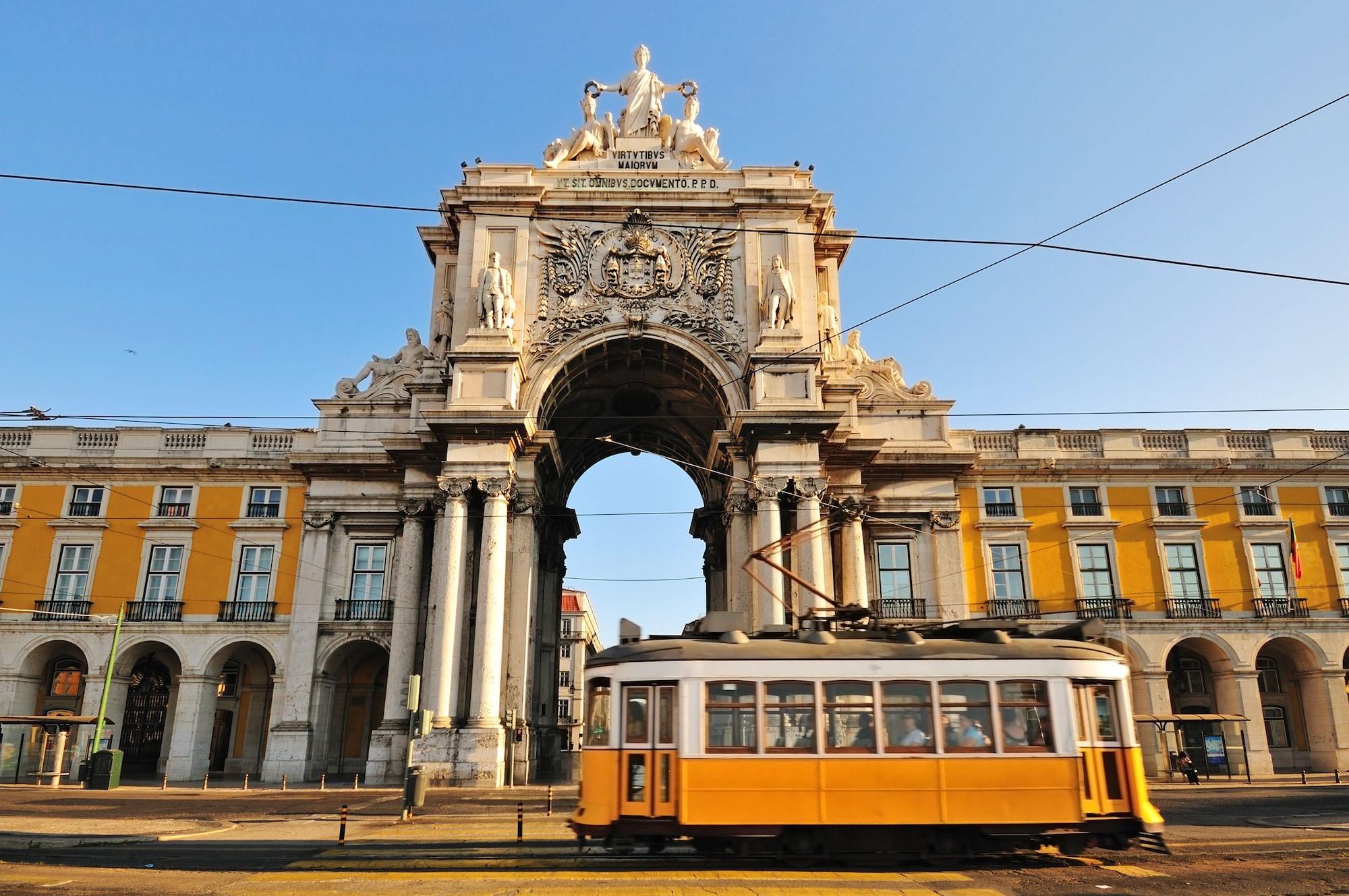 Pousada De Lisboa - Small Luxury Hotels Of The World Luaran gambar The Rossio railway station